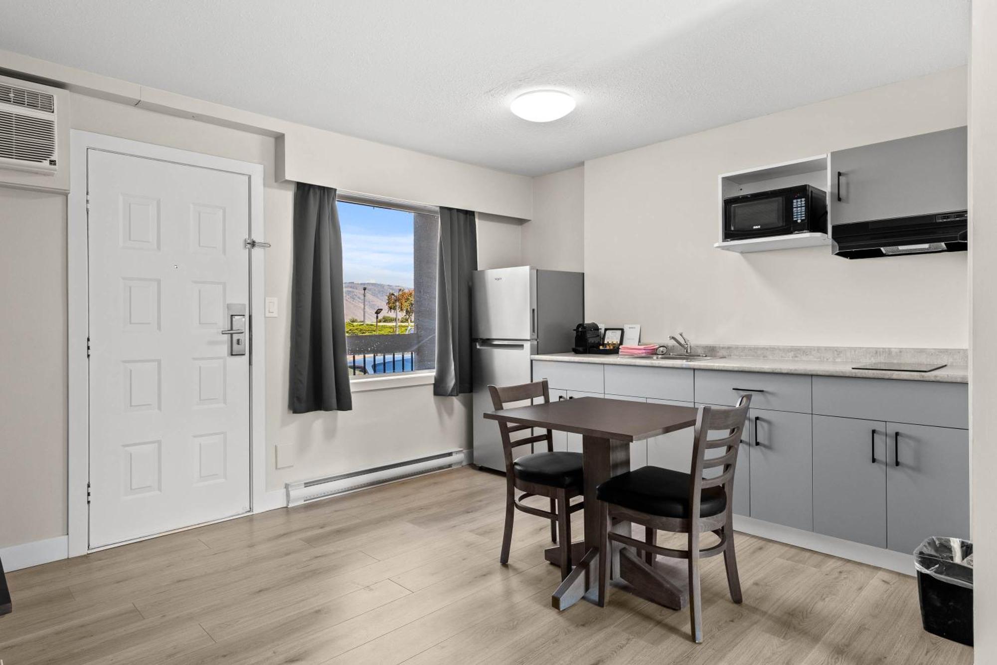 The Vista 3* Kamloops